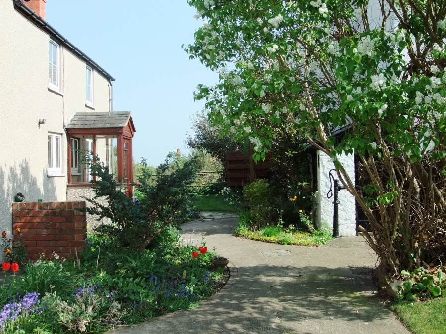 Glen Helen Holiday Cottages (7 Day Weather Forecast For Oswestry)