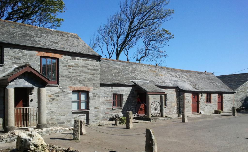 Higher Hendra Farm Cottages (7 Day Weather Forecast For BODMIN)